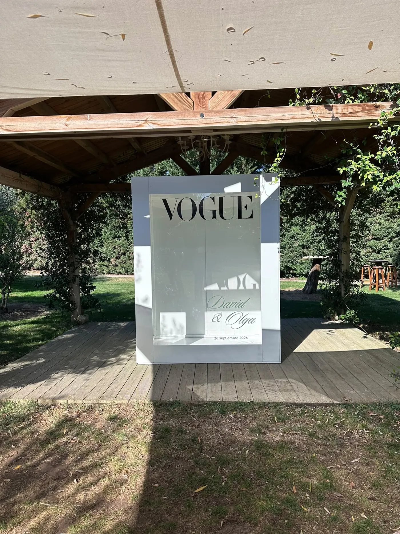 White Vogue photocall ready under a pergola